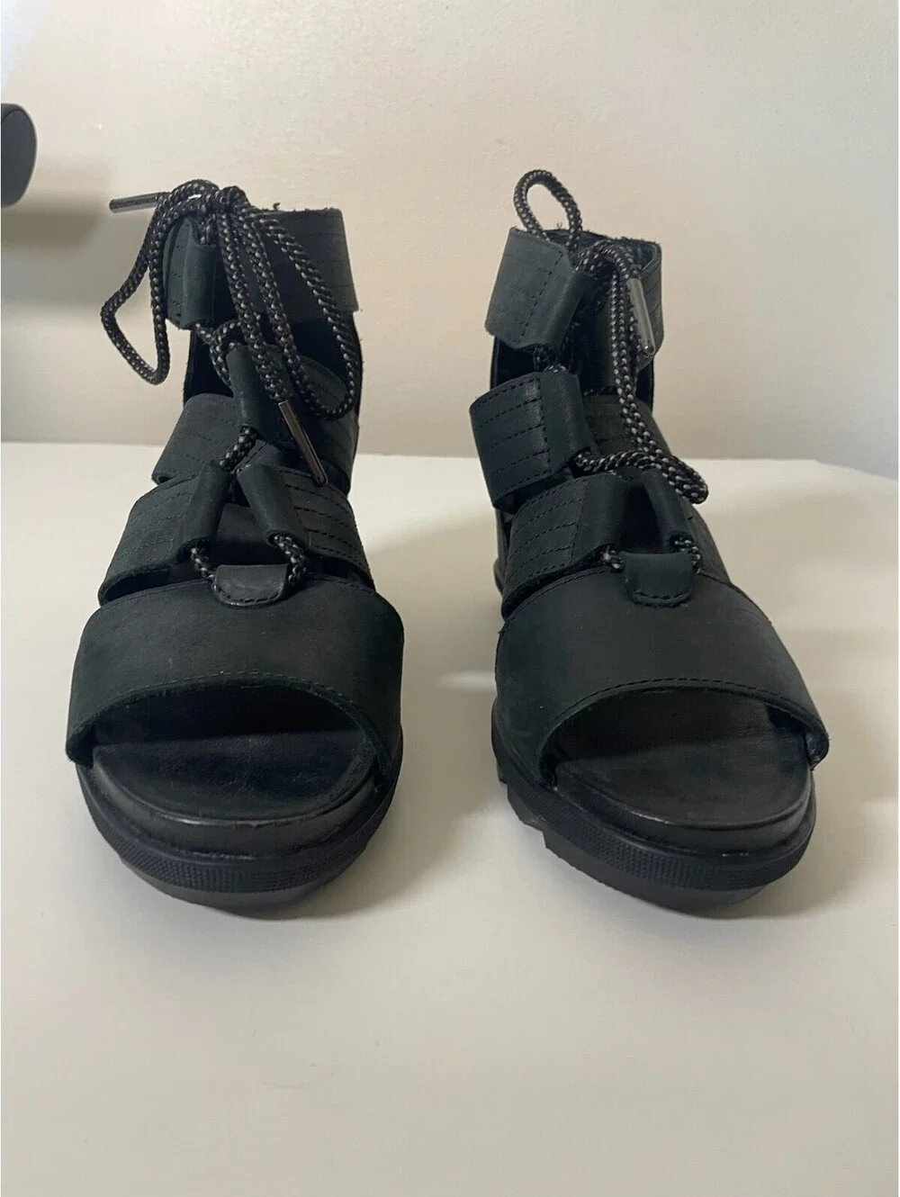 Sorel Joanie Gladiator Black Lace Up Wedge Sandals Womens 8 GUC